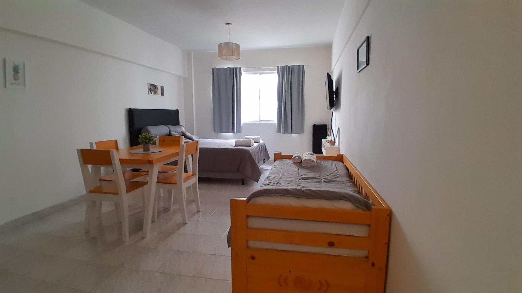 Departamento En Pleno Centro Con Cochera Apartment *